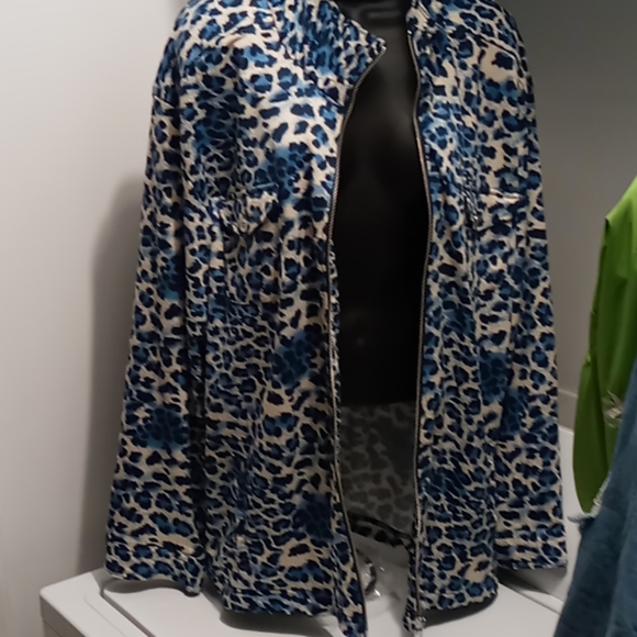 Jacket - Picture 3 of 9